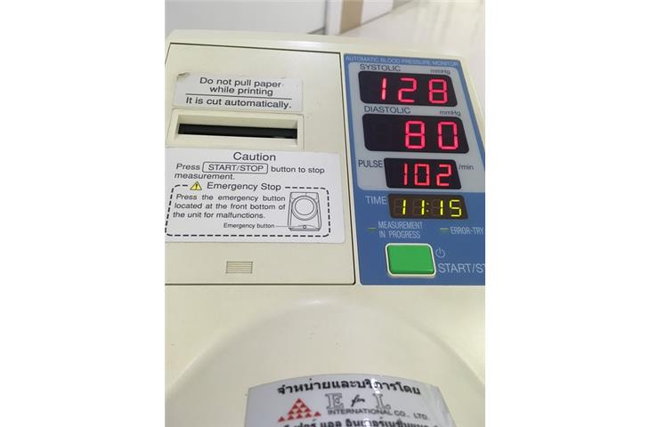 Non-invasive blood pressure simulator vPad-BP