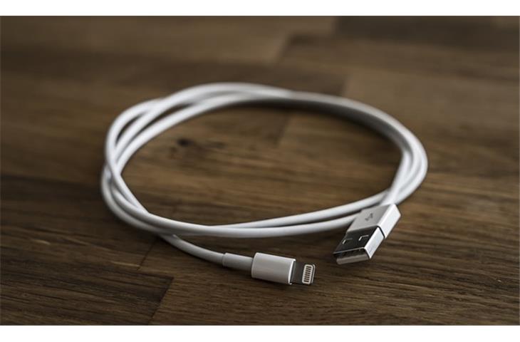 Data cable rapid temperature change test box